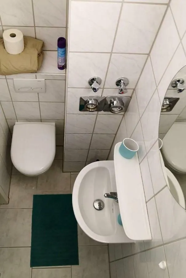Gemutliche Zentral Gelegene 2 Zimmer Wohnung Hannover 0*,  Germany